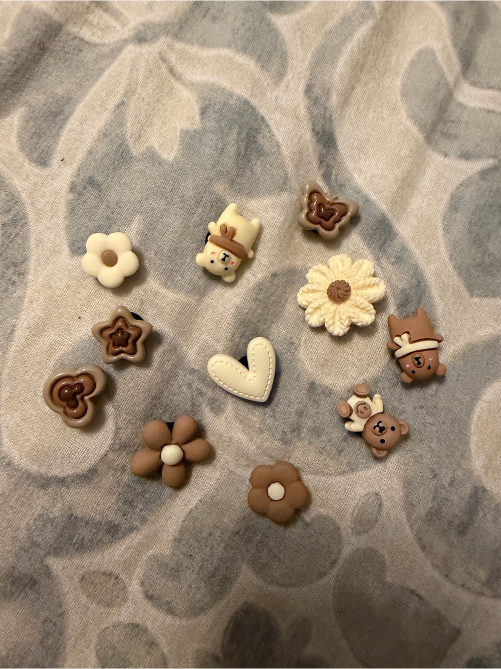 Jibbitz Neutral Brown & Cream Bear and Flower Shoe Charms